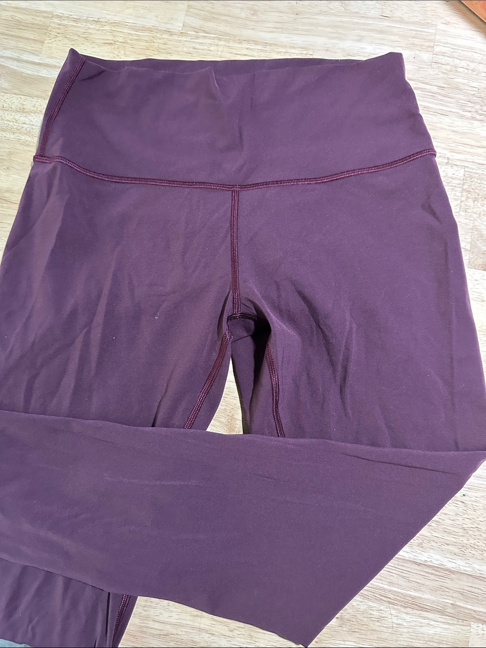 Lululemon High-Waist Maroon Active Leggings Wunder Under